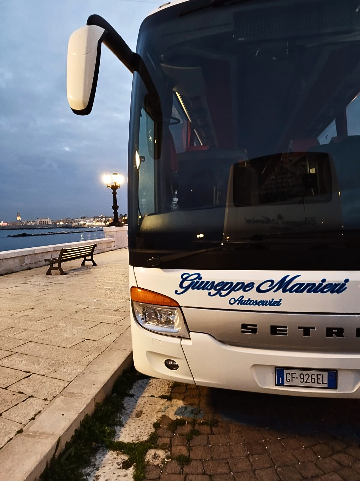 Giuseppe Manieri Autoservizi sul lungomare